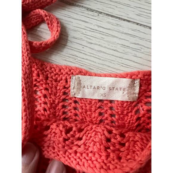 Altar’d State crochet tank, tie sleeves. Coral color. 100%‎ cotton. Size XS - Picture 2 of 6